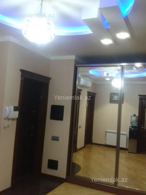 Satılır 3 otaqlı yeni tikili 127 m²