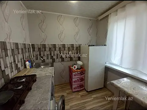 Satılır 1 otaqlı köhnə tikili 33 m²