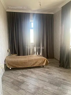 Satılır 5 otaqlı həyət evi 200 m²