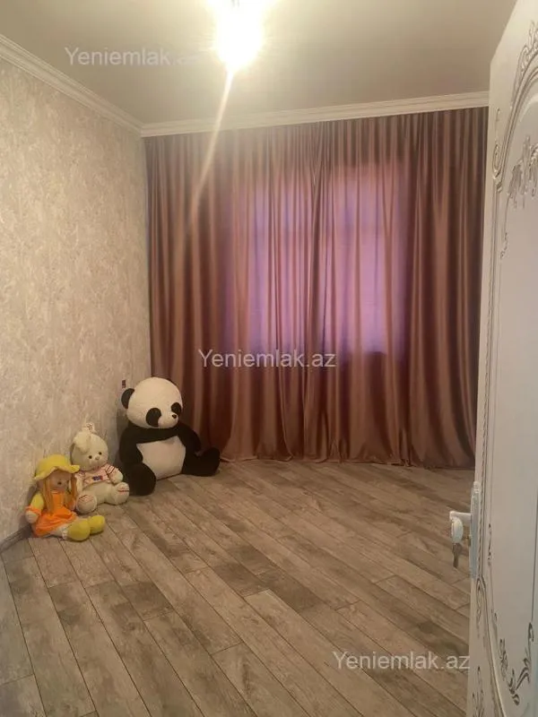 Satılır 5 otaqlı həyət evi 200 m²