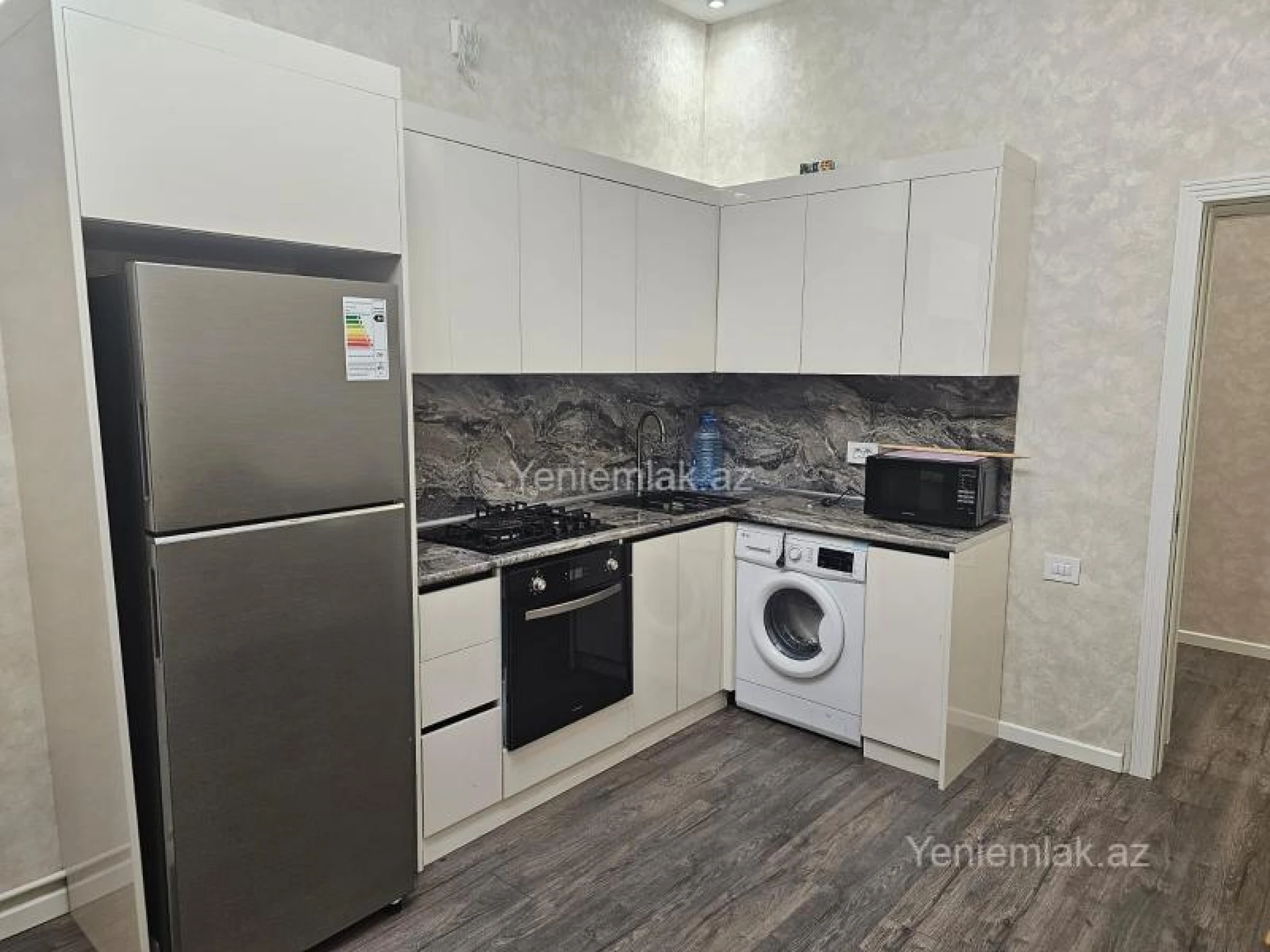 Satılır 2 otaqlı yeni tikili 72 m²