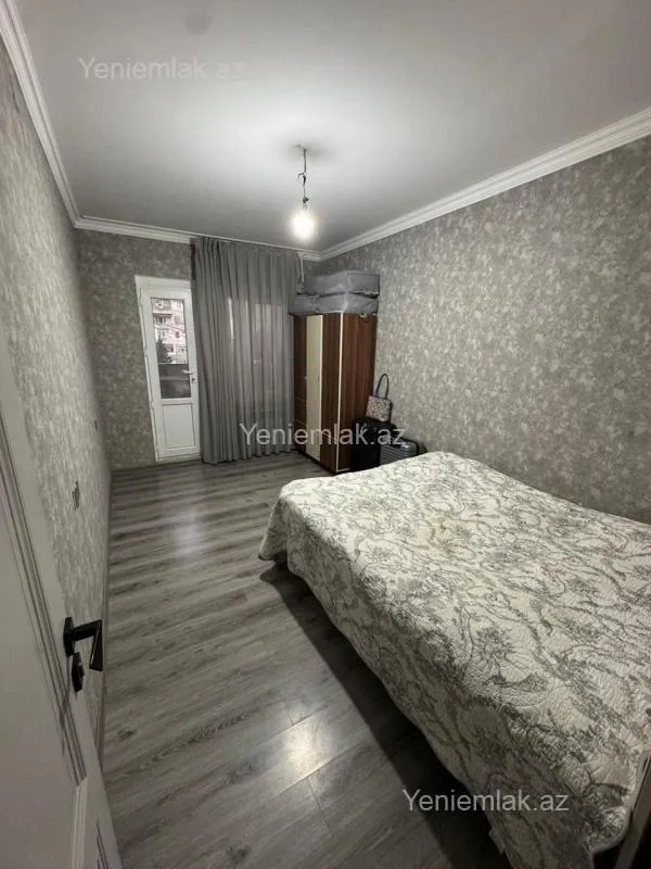 Satılır 4 otaqlı köhnə tikili 100 m²