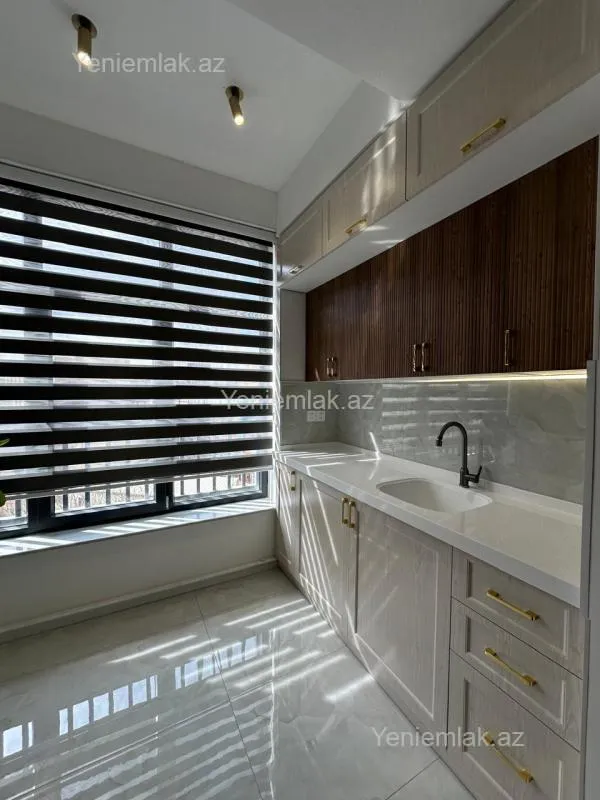 Satılır 3 otaqlı yeni tikili 85 m²