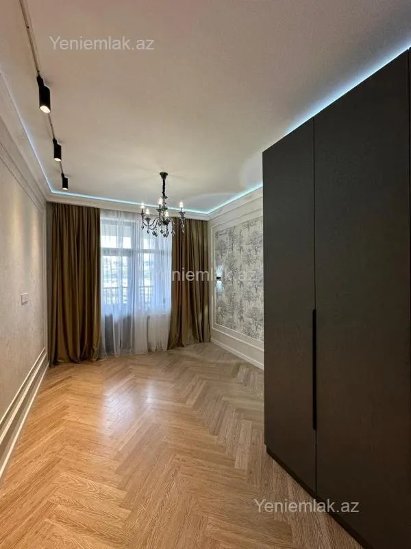 Satılır 3 otaqlı yeni tikili 85 m²