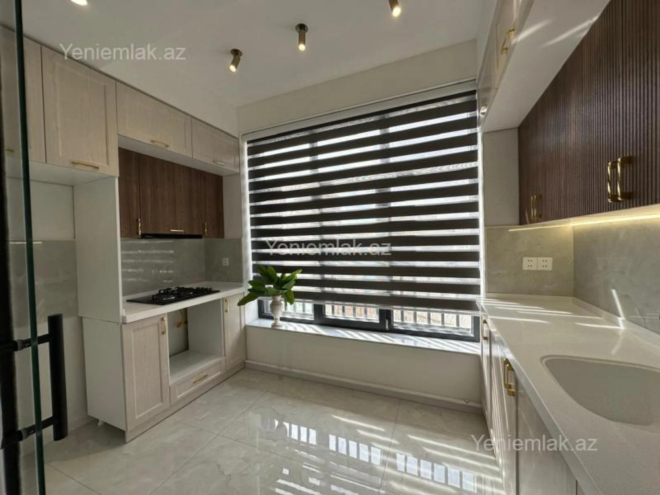 Satılır 3 otaqlı yeni tikili 85 m²