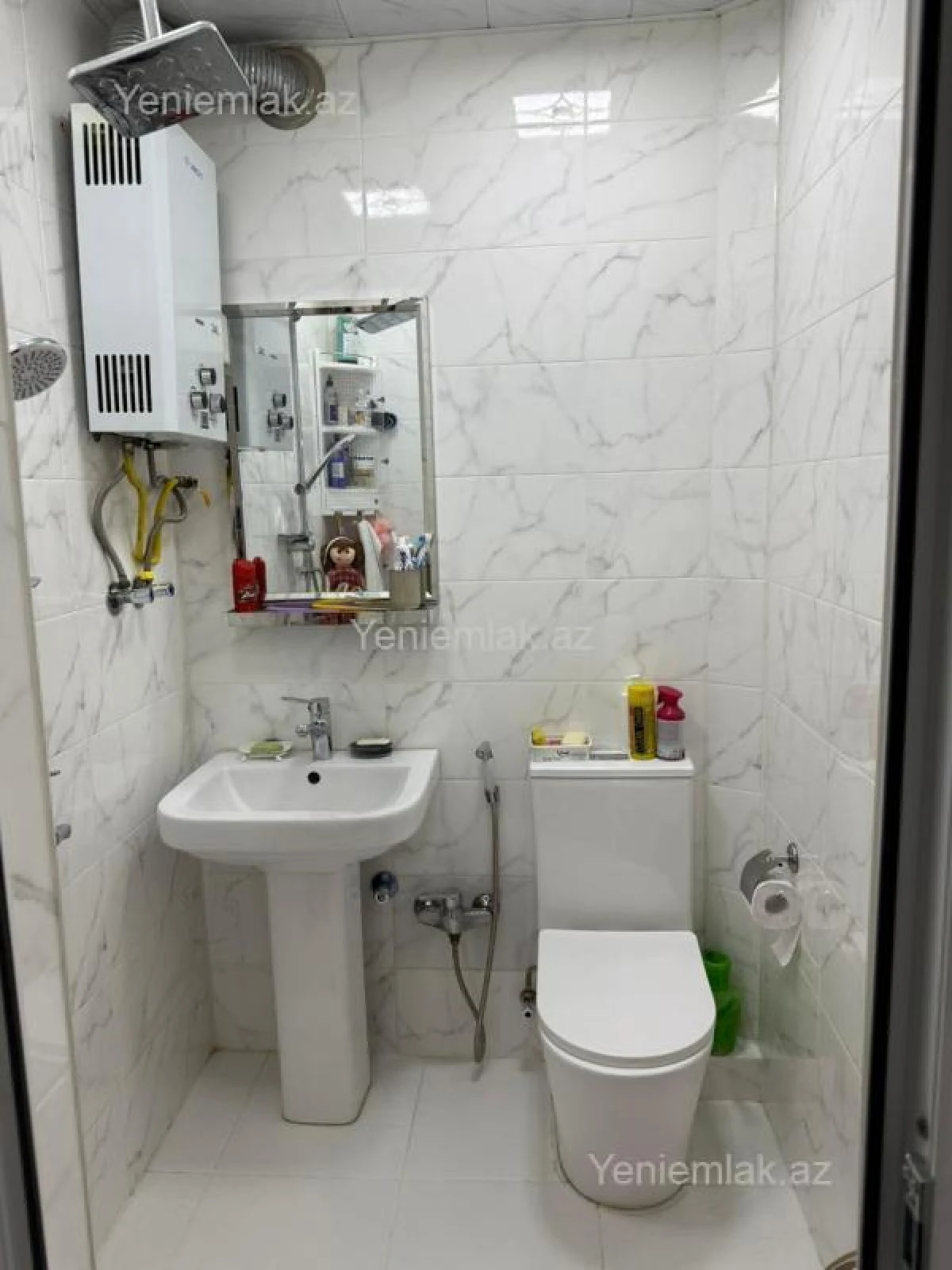 Satılır 2 otaqlı köhnə tikili 55 m²