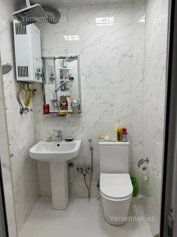 Satılır 2 otaqlı köhnə tikili 55 m²