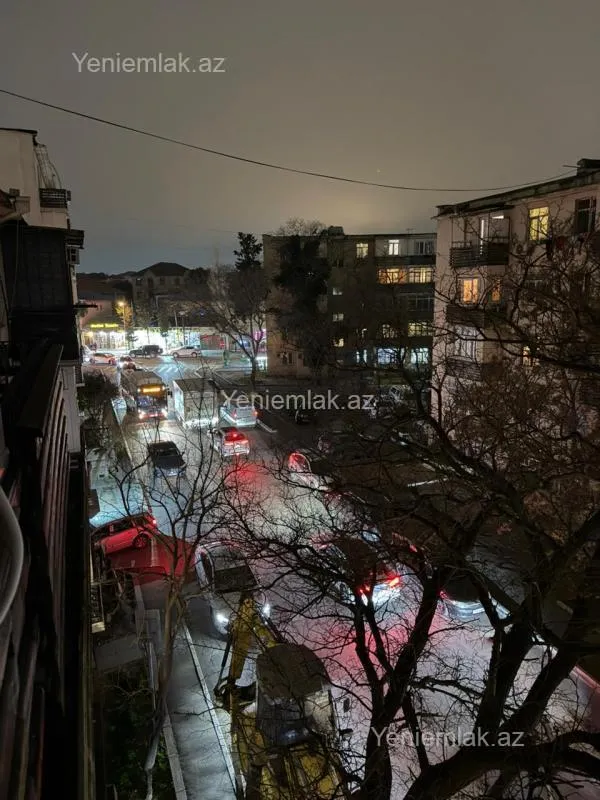 Satılır 2 otaqlı köhnə tikili 55 m²