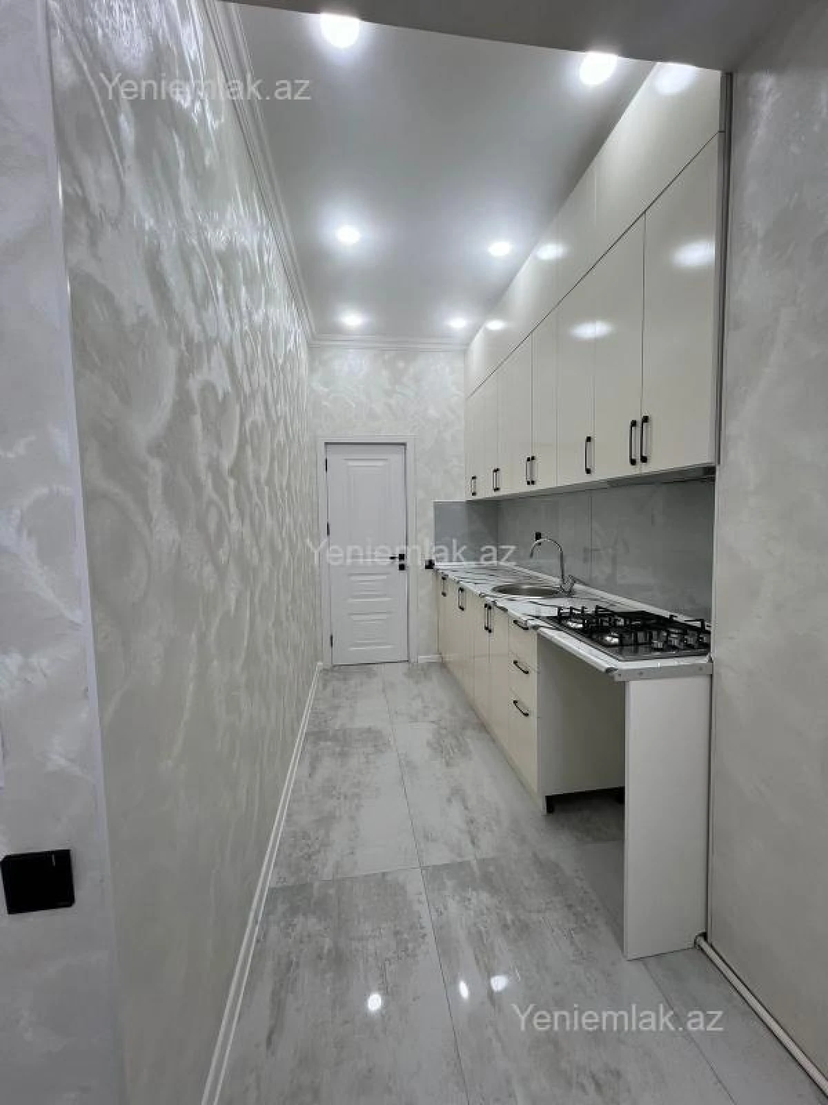 Satılır 3 otaqlı yeni tikili 80 m²