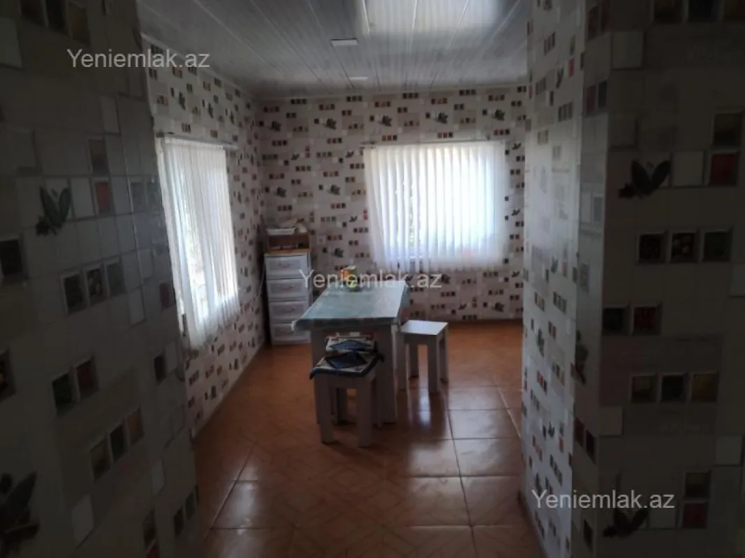 Satılır 4 otaqlı həyət evi 100 m²