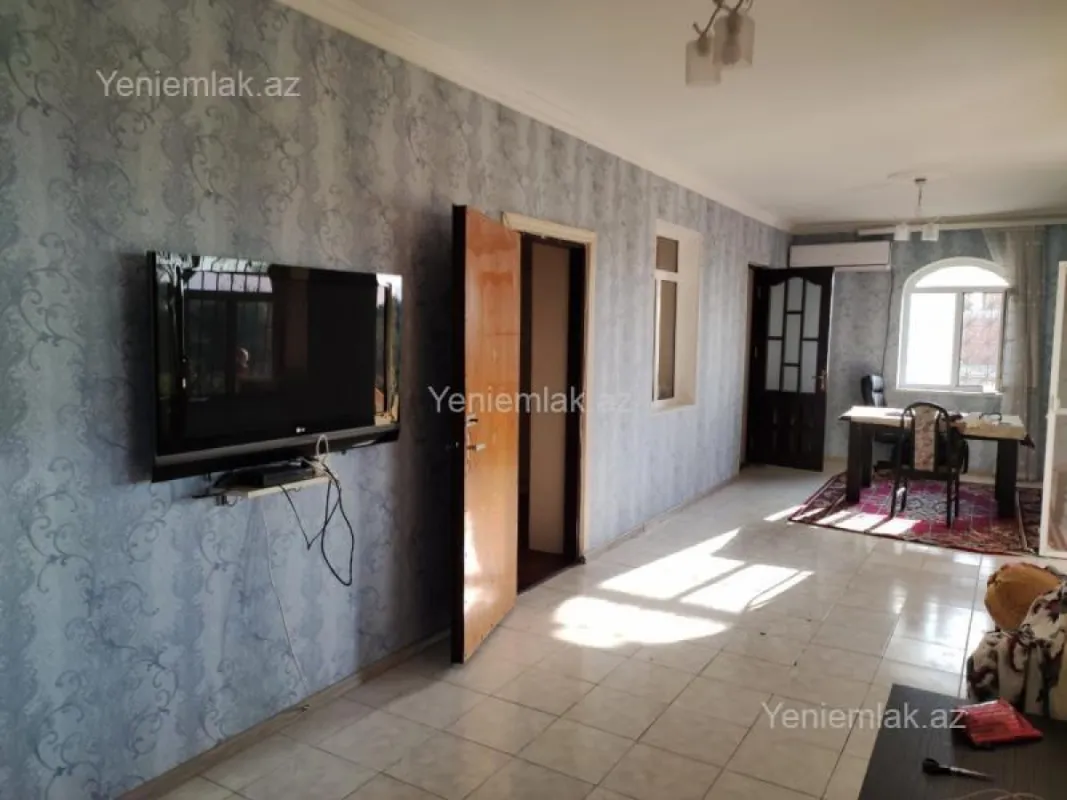 Satılır 4 otaqlı həyət evi 100 m²