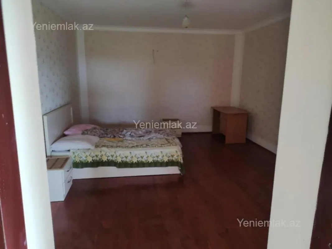 Satılır 4 otaqlı həyət evi 100 m²