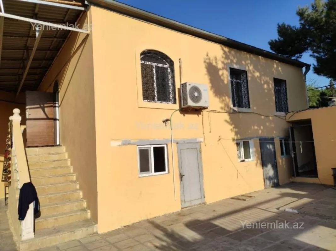 Satılır 4 otaqlı həyət evi 100 m²