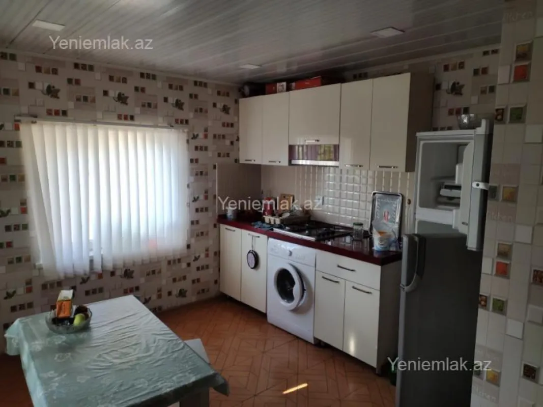 Satılır 4 otaqlı həyət evi 100 m²