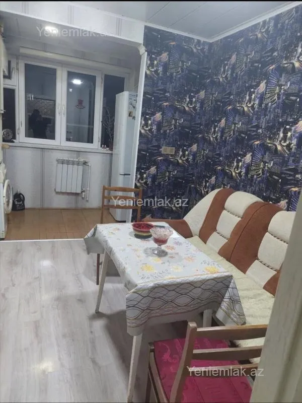 Satılır 4 otaqlı köhnə tikili 85 m²