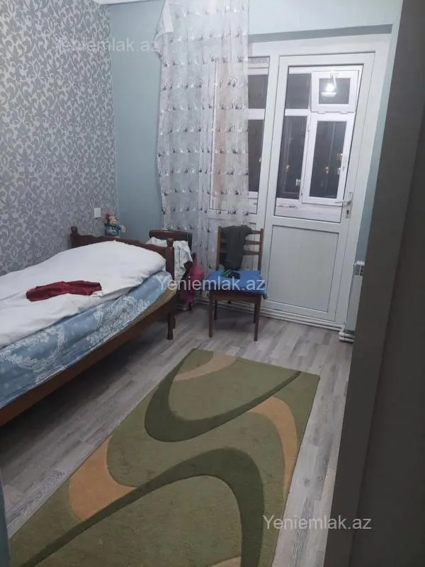Satılır 4 otaqlı köhnə tikili 85 m²