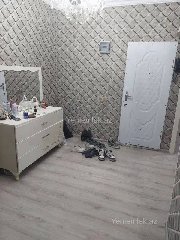 Satılır 4 otaqlı köhnə tikili 85 m²