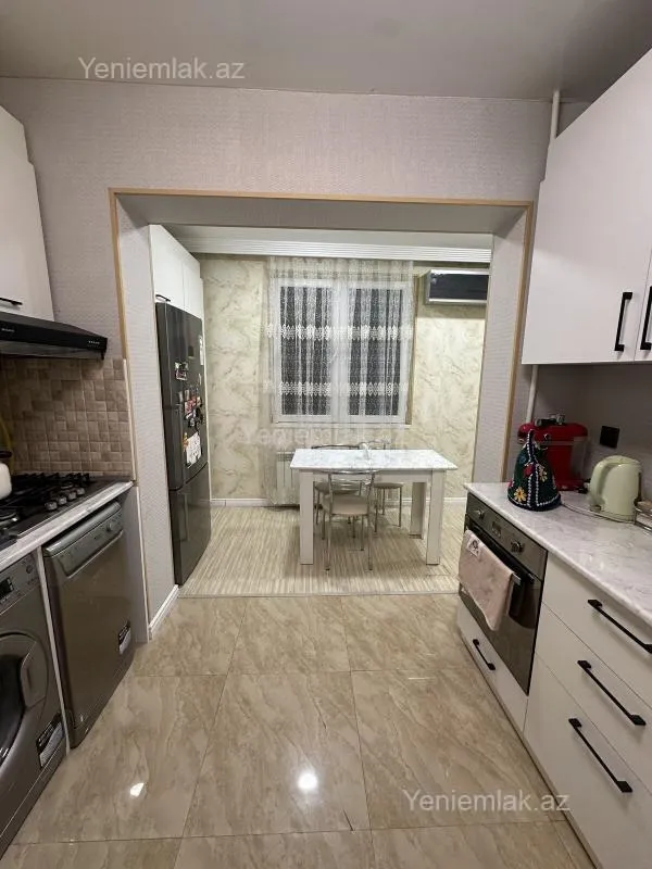 Satılır 3 otaqlı köhnə tikili 85 m²