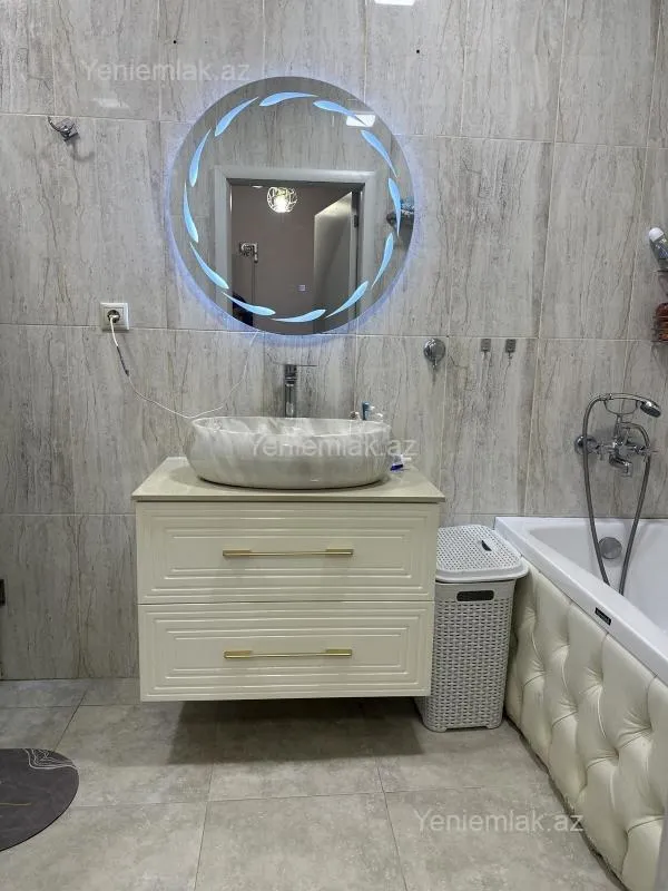 Satılır 3 otaqlı köhnə tikili 85 m²