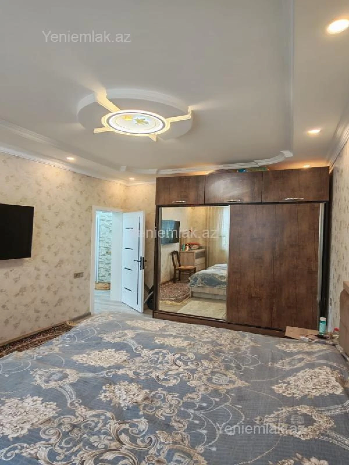 Satılır 5 otaqlı həyət evi 200 m²
