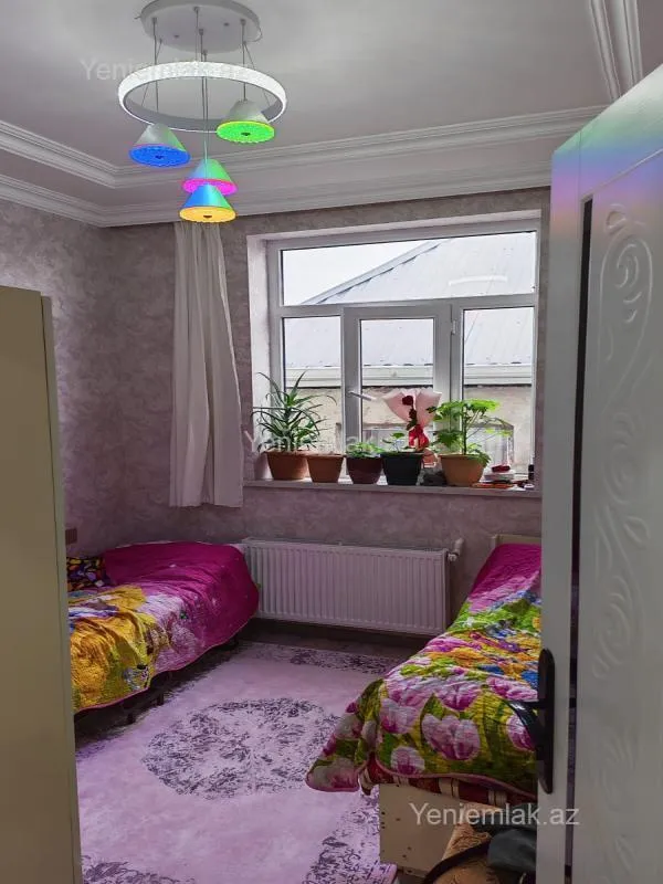 Satılır 5 otaqlı həyət evi 200 m²
