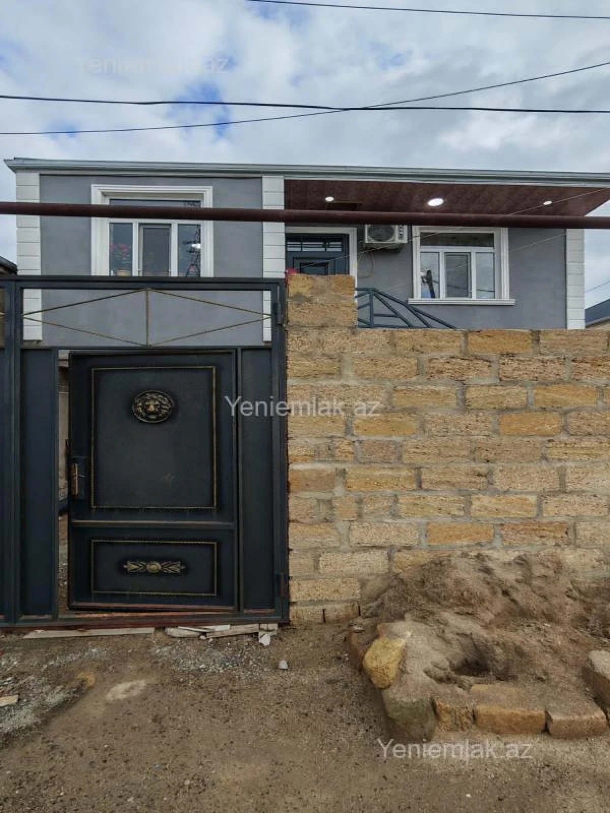 Satılır 5 otaqlı həyət evi 200 m²