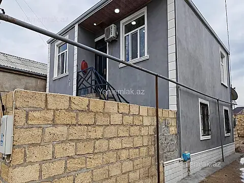 Satılır 5 otaqlı həyət evi 200 m²