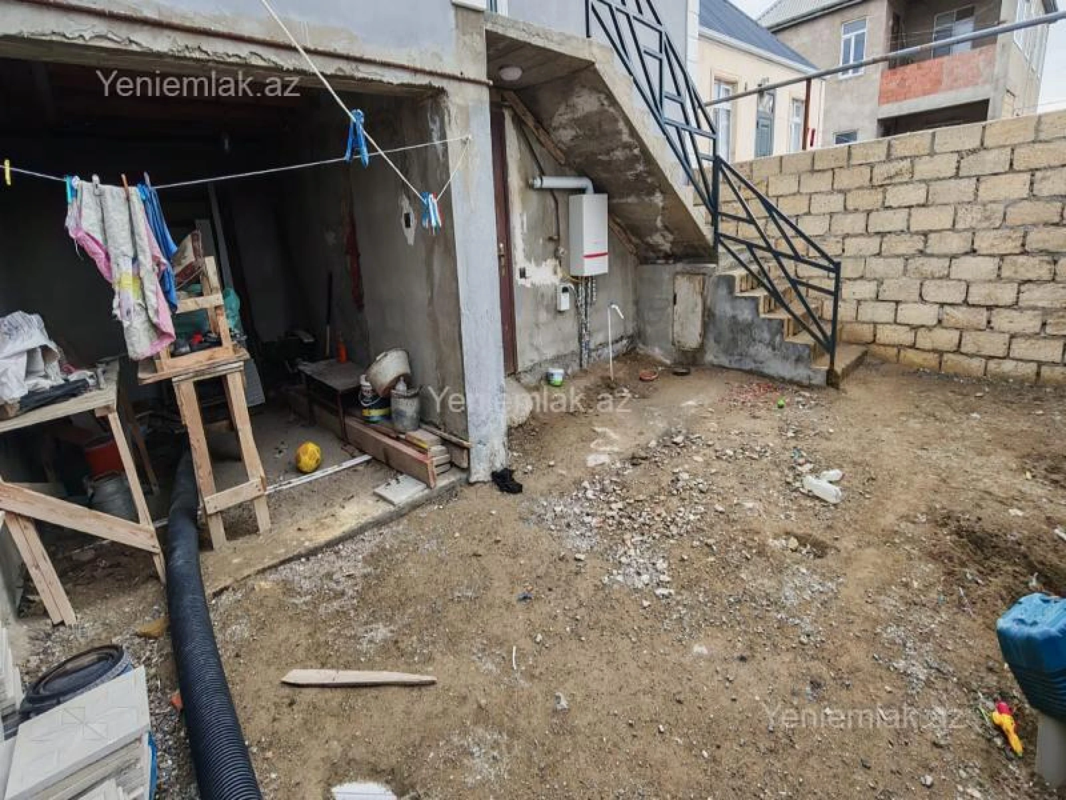 Satılır 5 otaqlı həyət evi 200 m²