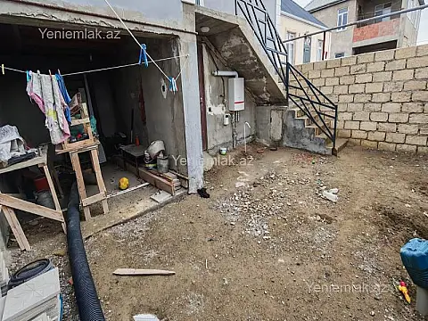Satılır 5 otaqlı həyət evi 200 m²