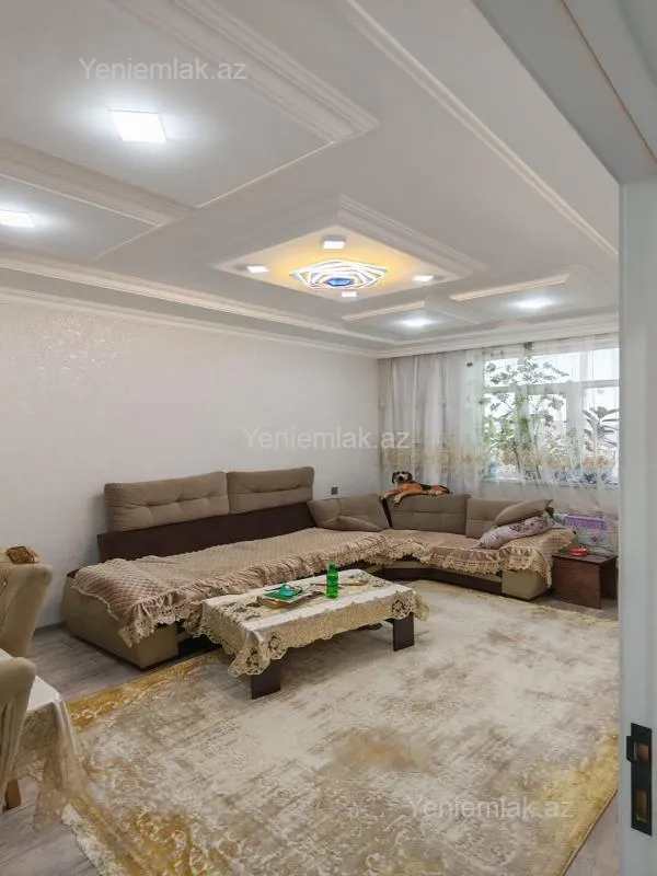Satılır 5 otaqlı həyət evi 200 m²