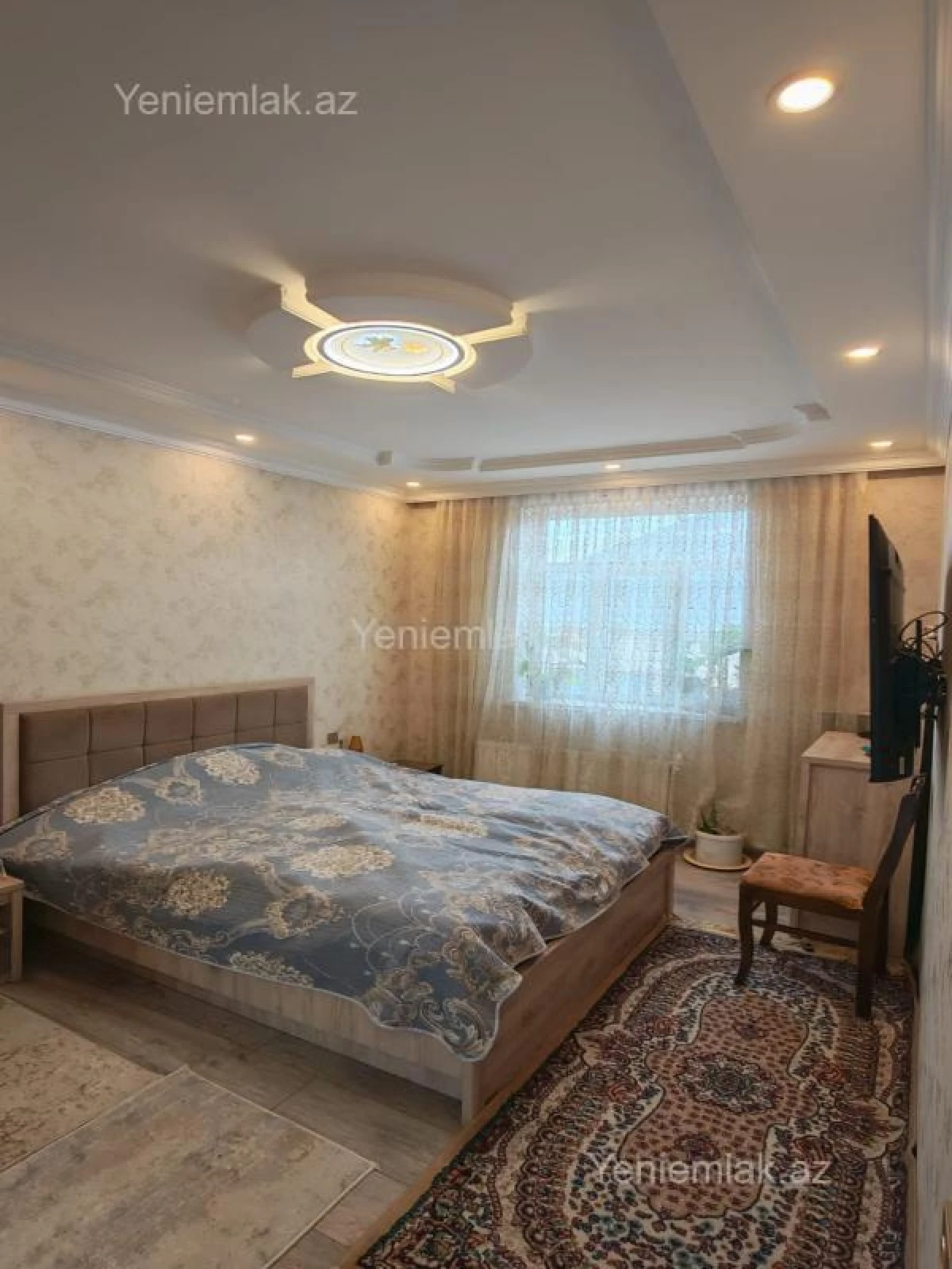 Satılır 5 otaqlı həyət evi 200 m²