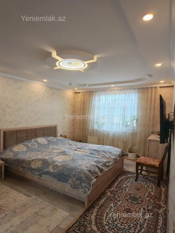 Satılır 5 otaqlı həyət evi 200 m²