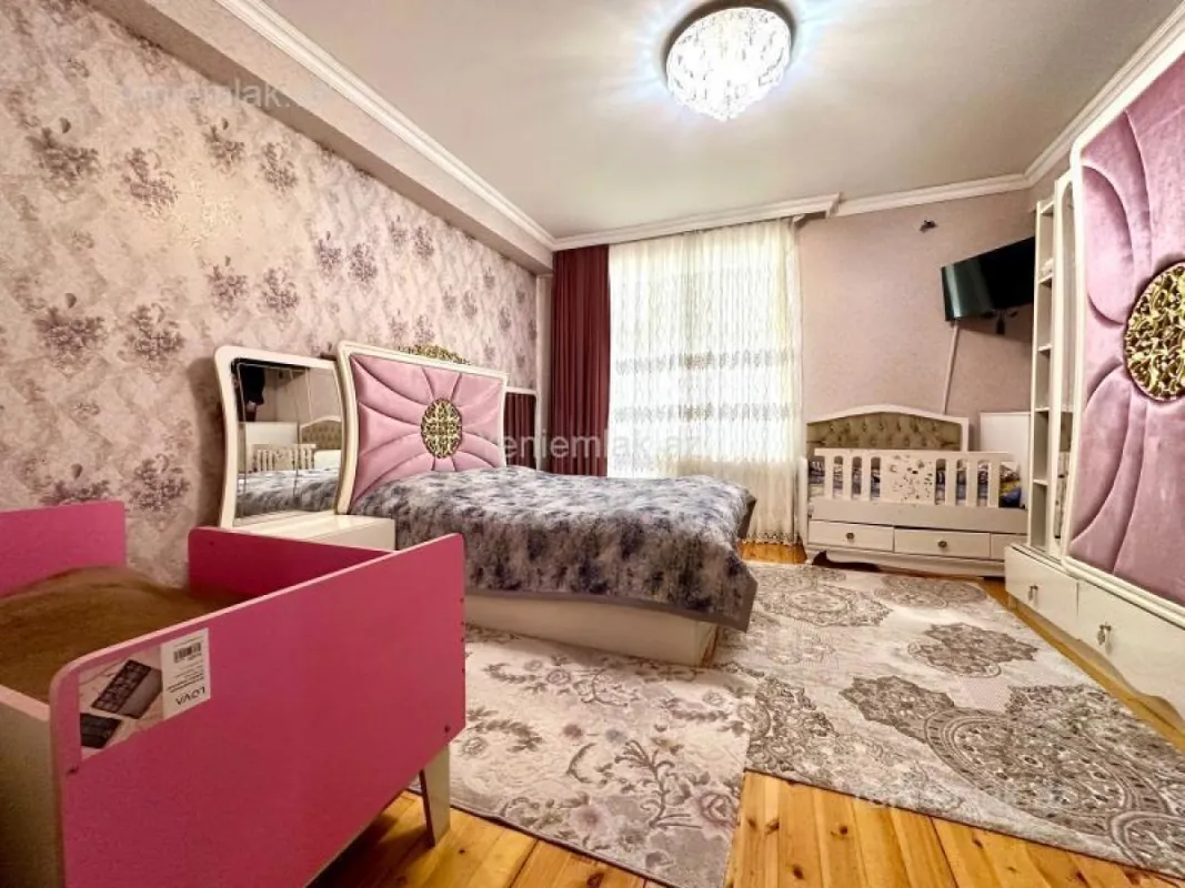 Satılır 3 otaqlı yeni tikili 110 m²
