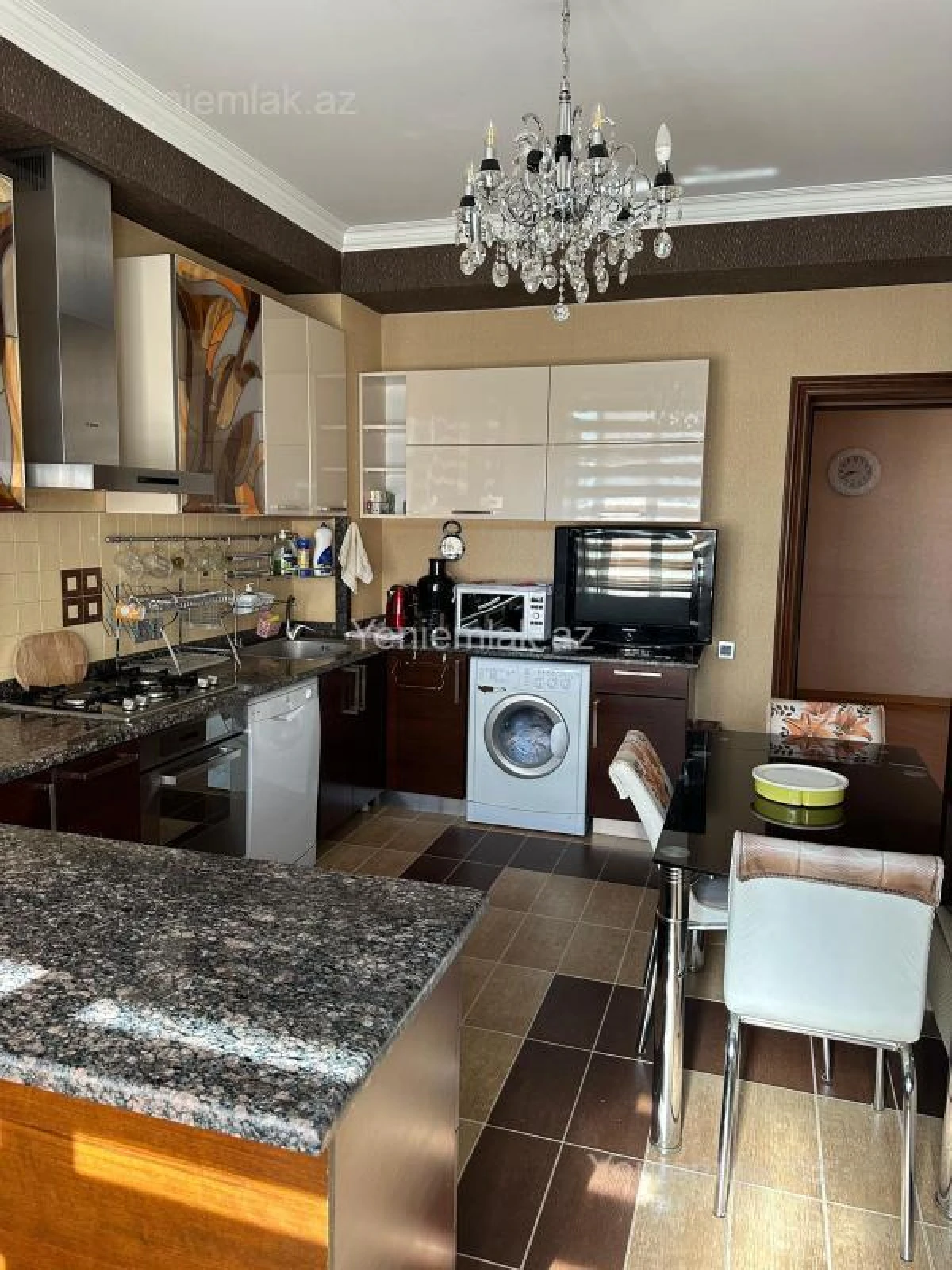 Satılır 4 otaqlı yeni tikili 215 m²
