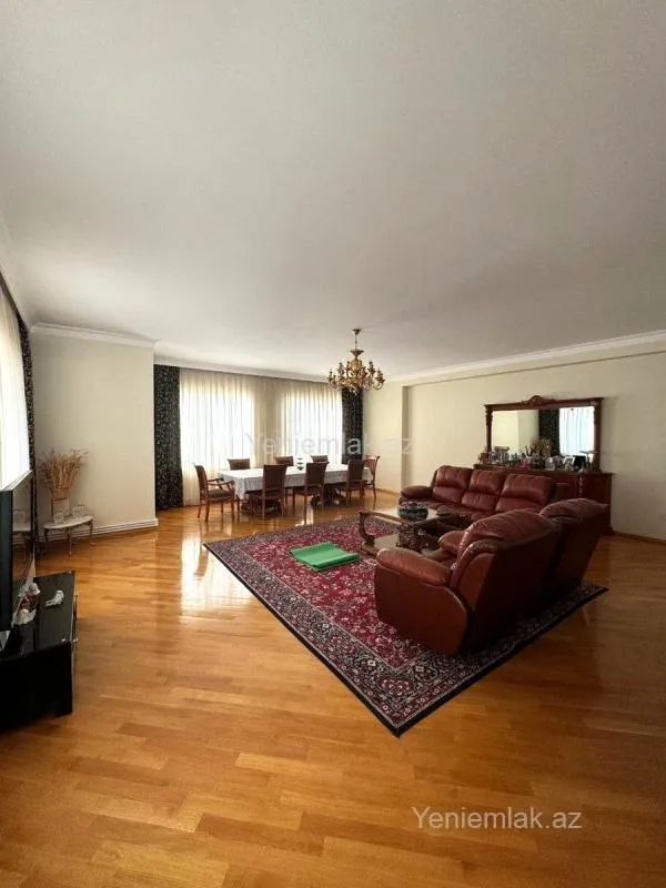 Satılır 4 otaqlı yeni tikili 190 m²