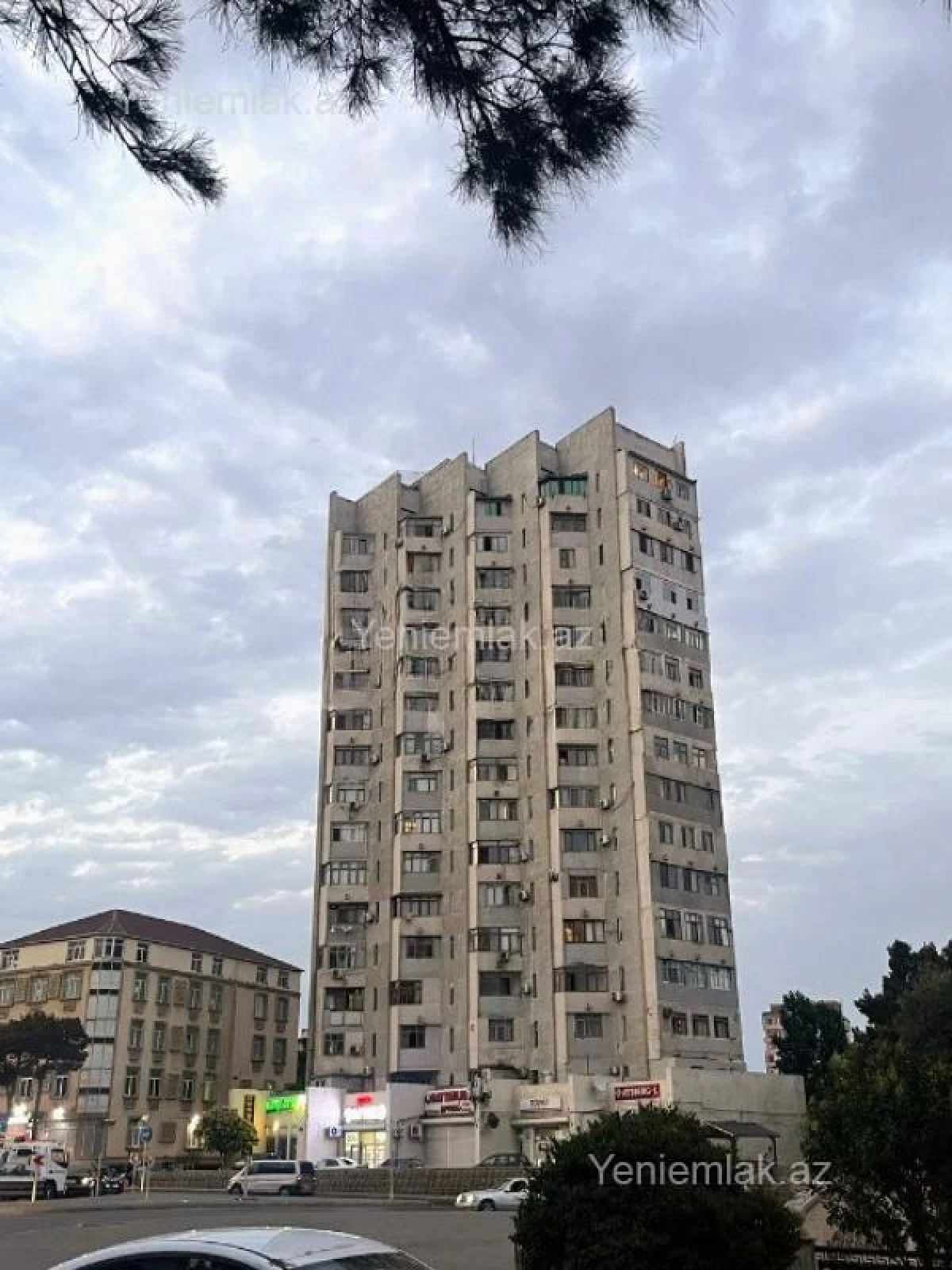 Satılır 3 otaqlı köhnə tikili 95 m²