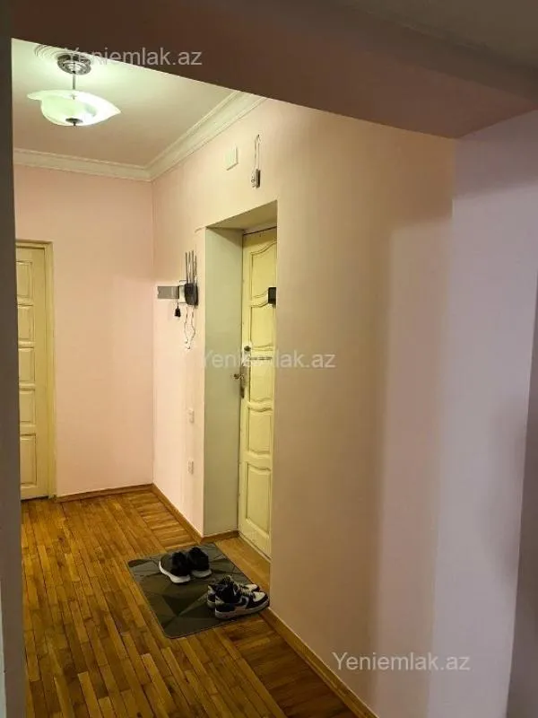 Satılır 3 otaqlı köhnə tikili 95 m²