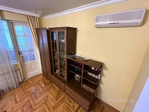 Satılır 3 otaqlı köhnə tikili 95 m²