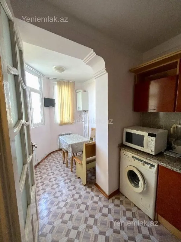 Satılır 3 otaqlı köhnə tikili 95 m²