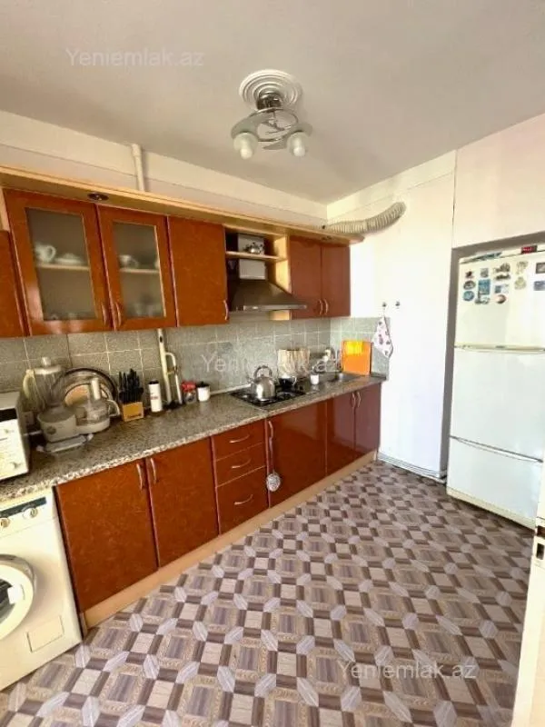 Satılır 3 otaqlı köhnə tikili 95 m²