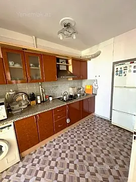 Satılır 3 otaqlı köhnə tikili 95 m²