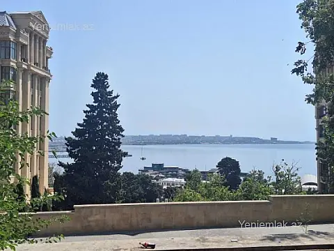 Satılır 2 otaqlı köhnə tikili 55 m²