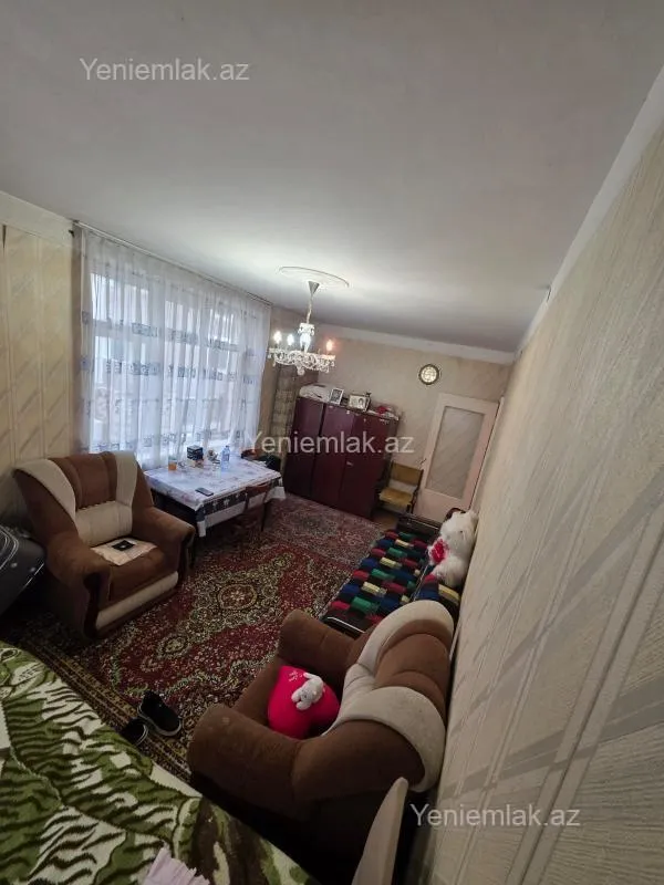 Satılır 1 otaqlı köhnə tikili 40 m²