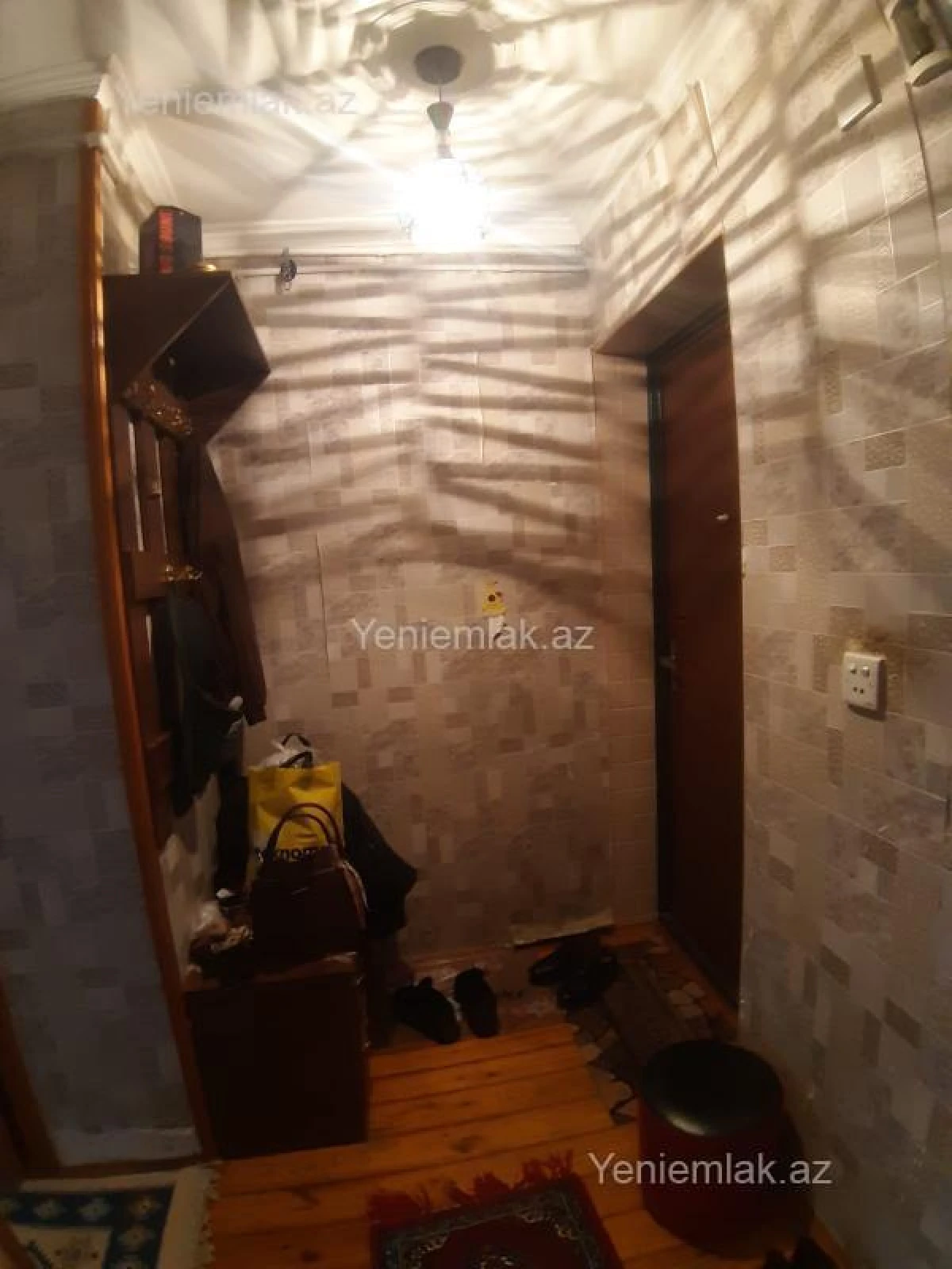 Satılır 2 otaqlı köhnə tikili 52 m²
