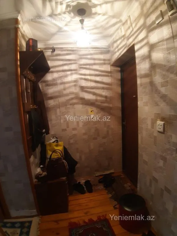 Satılır 2 otaqlı köhnə tikili 52 m²