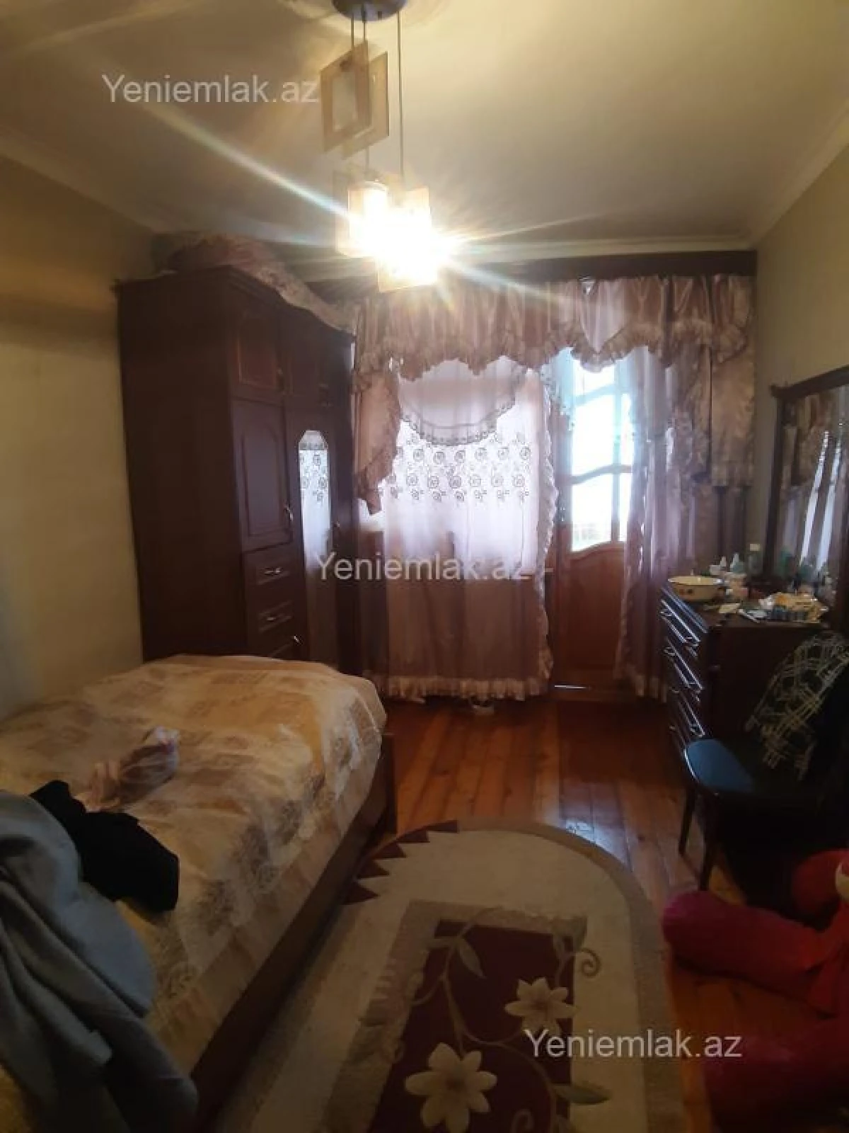Satılır 2 otaqlı köhnə tikili 52 m²