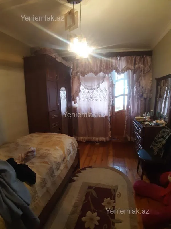 Satılır 2 otaqlı köhnə tikili 52 m²