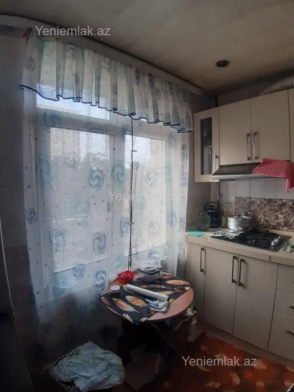 Satılır 2 otaqlı köhnə tikili 52 m²