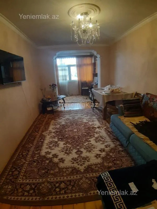 Satılır 2 otaqlı köhnə tikili 52 m²