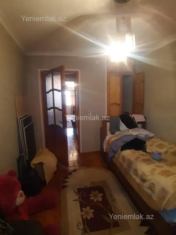 Satılır 2 otaqlı köhnə tikili 52 m²